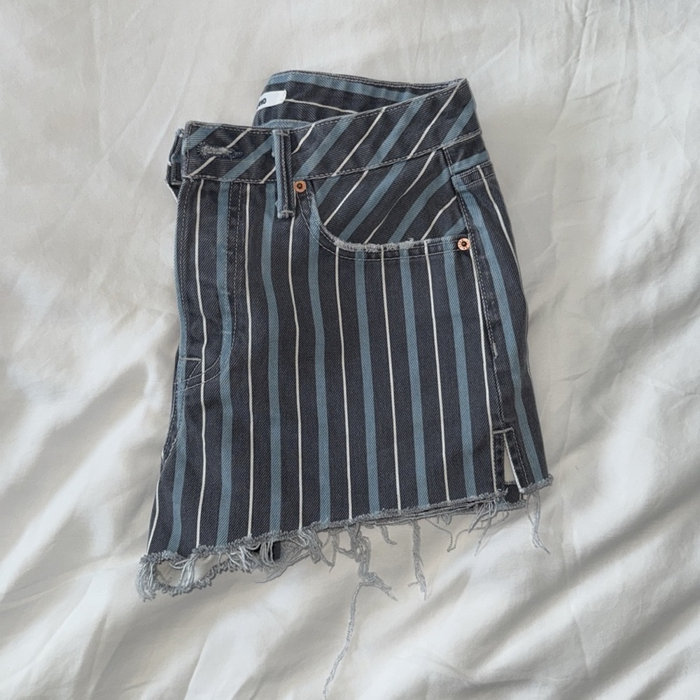 GRLFRND Cindy High Rise Shorts Taffy Stripe Blue Revolve Cut Off Size 26 - Picture 5 of 5